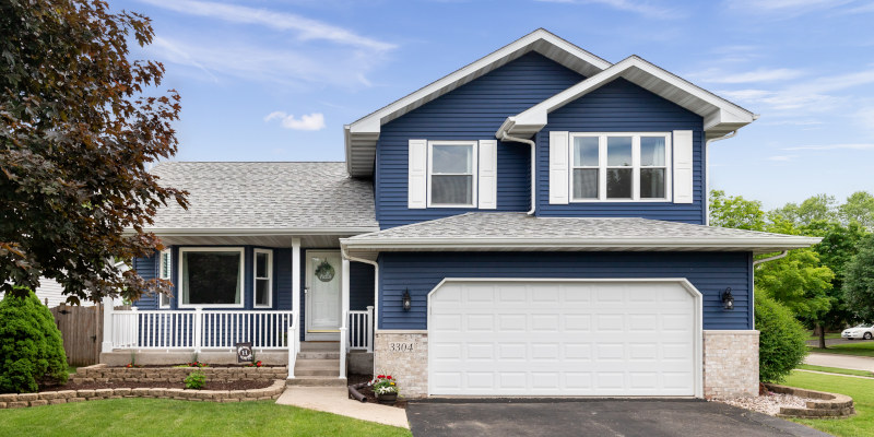 Garage Door Replacement in Garland, Texas